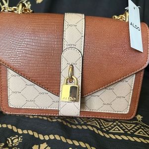 Medium Dome Multiway Bag In greenAnchor Mews | Radley London